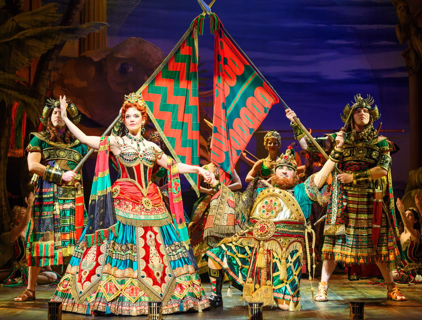 Vienna: Musical Tickets THE PHANTOM OF THE OPERA - The Chandelier Scene and Special Effects, Built for Your Jaw to Drop