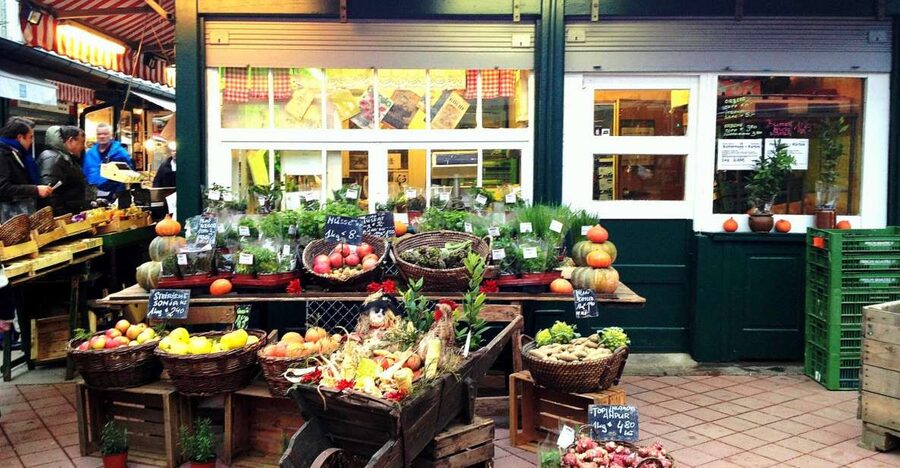 Vienna: Naschmarkt Food Tasting Tour - What you may taste, from street food to seafood