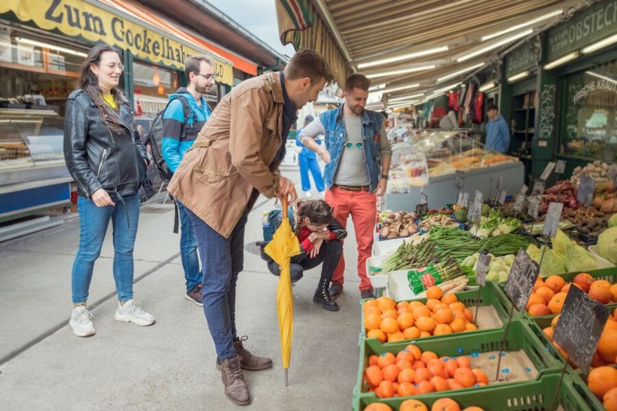 Vienna: Naschmarkt Guided Food Tour - Meeting at U4 Kettenbrückengasse: The Easiest Way to Start