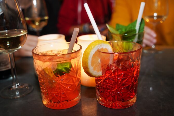 Vienna Nightlife Experience: Food, Wine, Cocktails & Vibes - Stop 1: Naschmarkt, where the evening starts eating