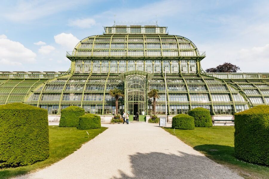 Vienna: Panorama Train Tickets to explore Schönbrunn Palace - Start Smart at Schönbrunn Palace: Boarding Tips and What You Will See