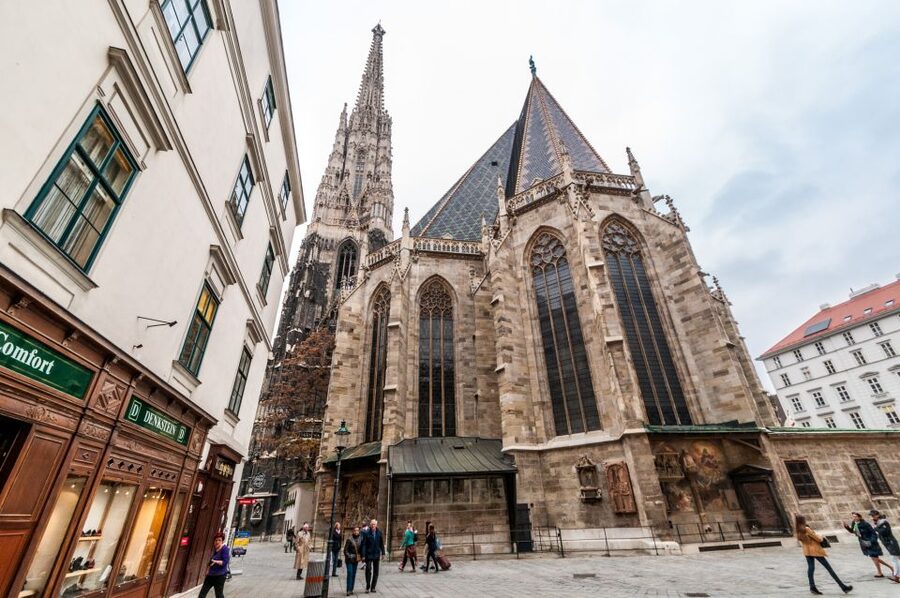 Vienna: Romantic Old Town 2-Hour Discovery Tour - Architectural diversity in one walk, how to spot styles without a textbook