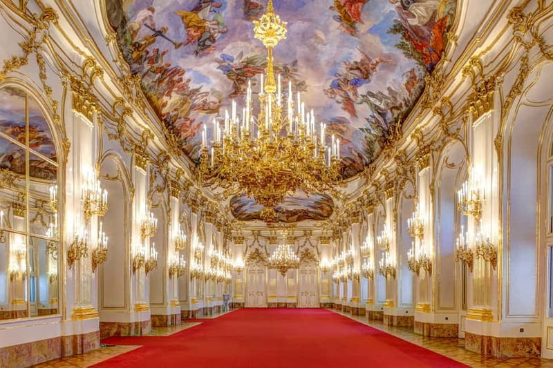 Vienna: Schönbrunn Palace Evening Tour, Dinner and Concert - Meeting Point and Ticket Pickup: Get Oriented Before You Think You Are