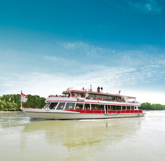 Vienna: Sightseeing Boat Tour with Lunch - Service Style: Friendly Crew and Attentive Meal Timing