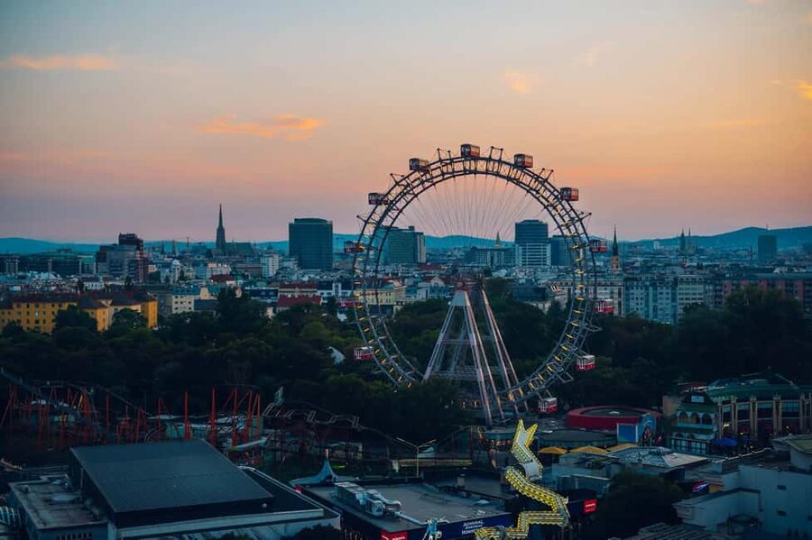Vienna: Skip-the-cashier-desk-line Giant Ferris Wheel Ride - Vienna Giant Ferris Wheel in Wiener Prater: what makes it feel essential