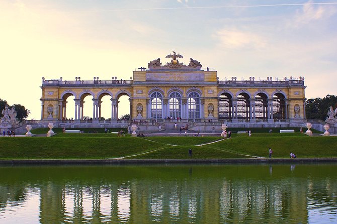Vienna: Skip the Line Schönbrunn Palace and Gardens Guided Tour - Stop 1: Schonbrunner Gardens, a short intro that sets the stage
