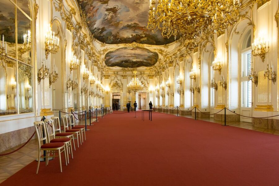 Vienna: Skip-the-Line Schönbrunn Palace & Gardens Tour - Languages, Headsets, and Group Size: How the Tour Stays Comfortable