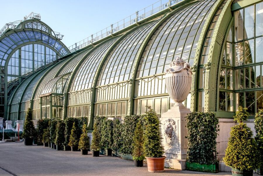 Vienna: Skip-the-Line Sisi Museum, Hofburg and Gardens Tour - When to go: winter gardens, weather changes, and the Christmas market alternative