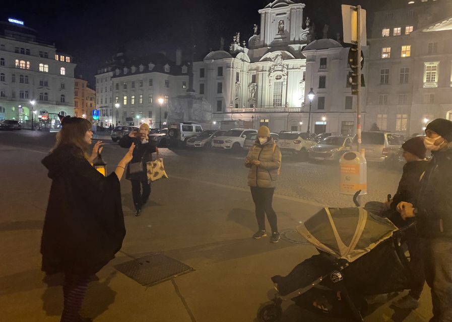 Vienna: Spooky Ghost Tour in English - St. Stephen’s Cathedral: the legend under your feet