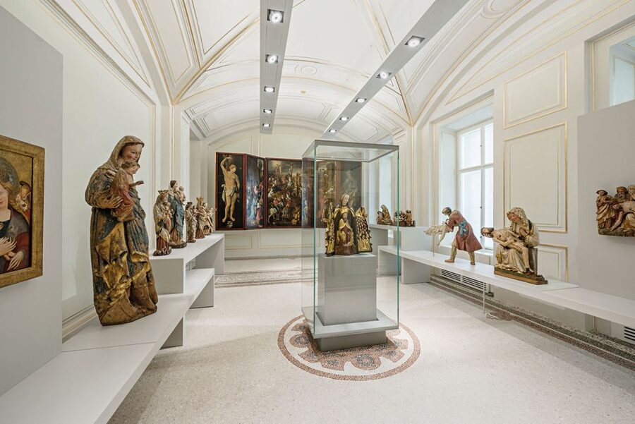 Vienna: St. Stephen's Cathedral & Dom Museum Wien Tickets - St. Stephen’s Cathedral audio guide: your phone does the talking