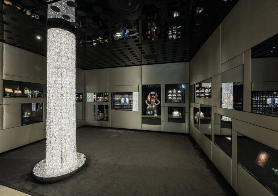 Vienna: Swarovski House Tour with Champagne and Gift - Crystal Worlds in Vienna: what this 1-hour experience is really like