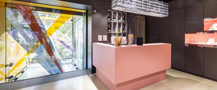Vienna: Swarovski House Tour with Champagne and Gift - Moët & Chandon Bar Champagne stop: a real pause, not a gimmick