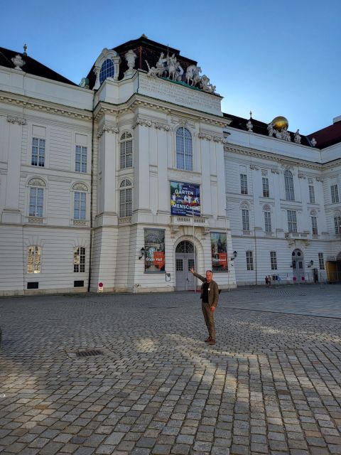 Vienna - the making of a Weltstadt - guided Citytour - Schottenkirche, Freyung, and Am Hof: starting where the old city gets real