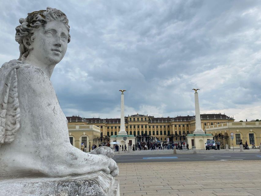 Vienna: UNESCO Schönbrunn Palace Guided Tour with Entry - Italian-Language Live Guide: What to Expect