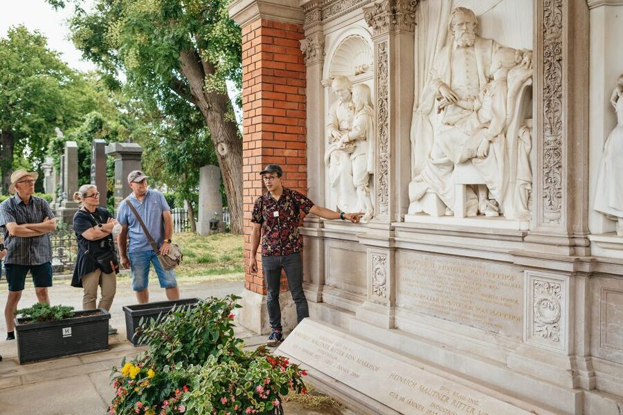 Vienna: Vienna Central Cemetery Guided Walking Tour - Graves of Honor, Falco, and Udo Jürgens: The Celebrity Trail With Context