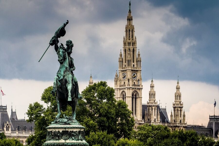 Vienna: World War II Historical Walking Tour - Where the story begins: Albertina Museum and the Opera House area