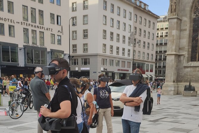Walking Tours for Time Travelers - The VR and audio guide combo: how to get better results