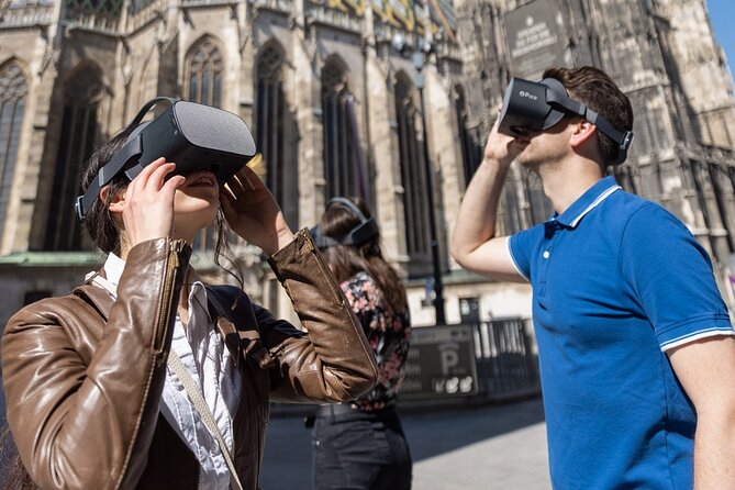 Walking Tours for Time Travelers - Group size of seven: why the walk feels easier